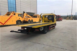 洛南非事故拖车