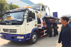 洛南汽车道路救援拖车价格